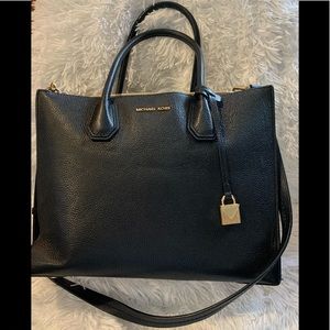 M KORS LARGE TOTE